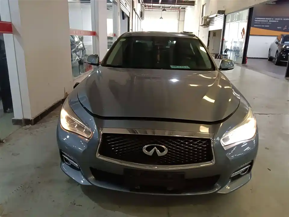 Infiniti Q50L