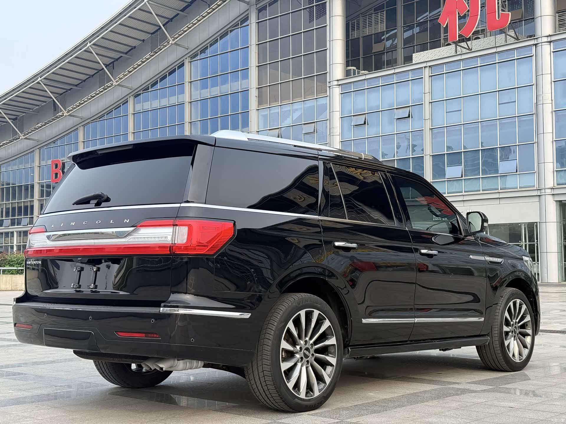 Lincoln Navigator, 2018 4