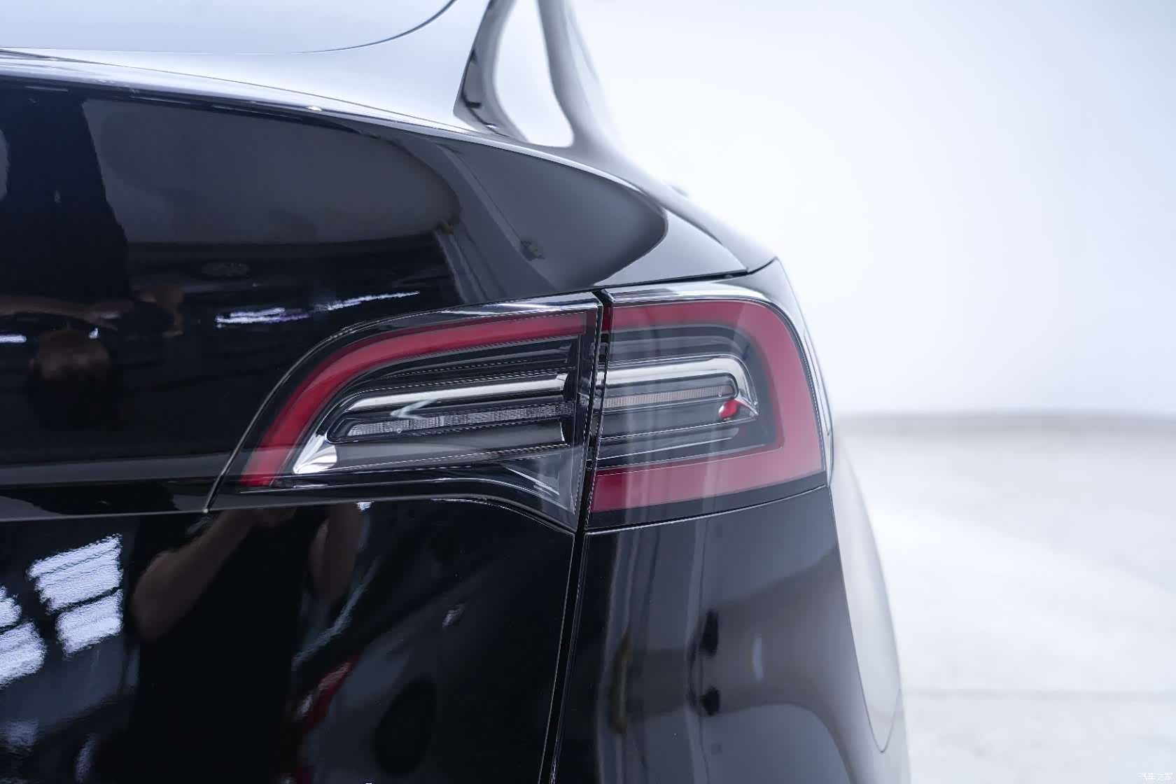 Tesla Model Y, 2021 11