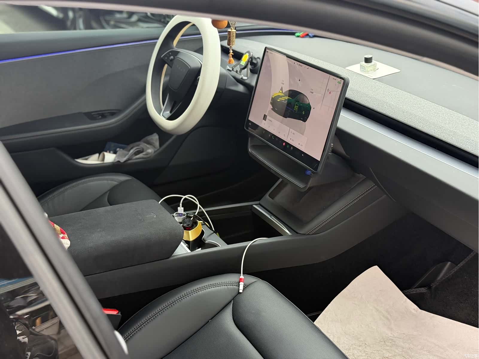 Tesla Model 3, 2025 16
