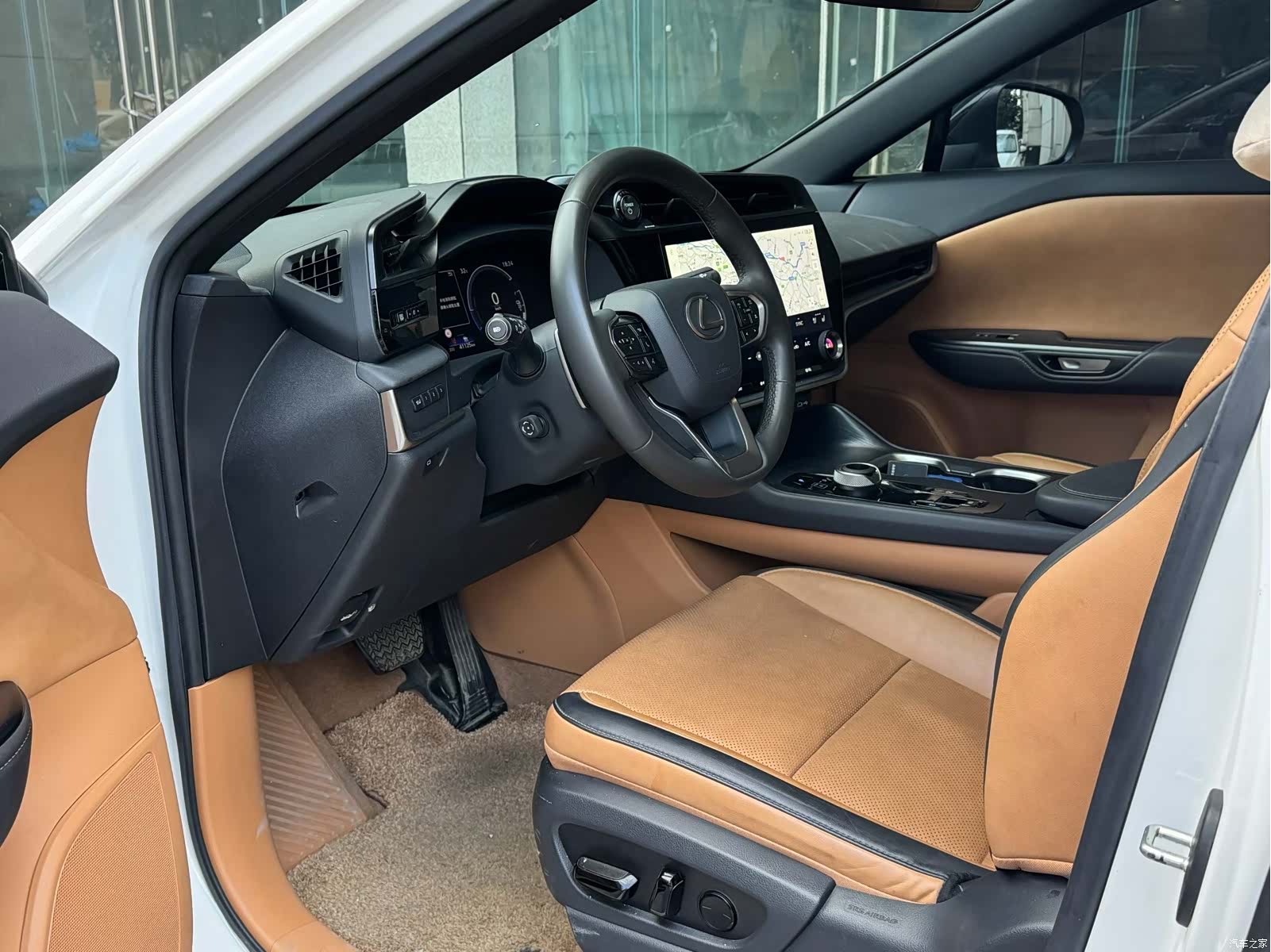 Lexus RZ, 2024 все фото