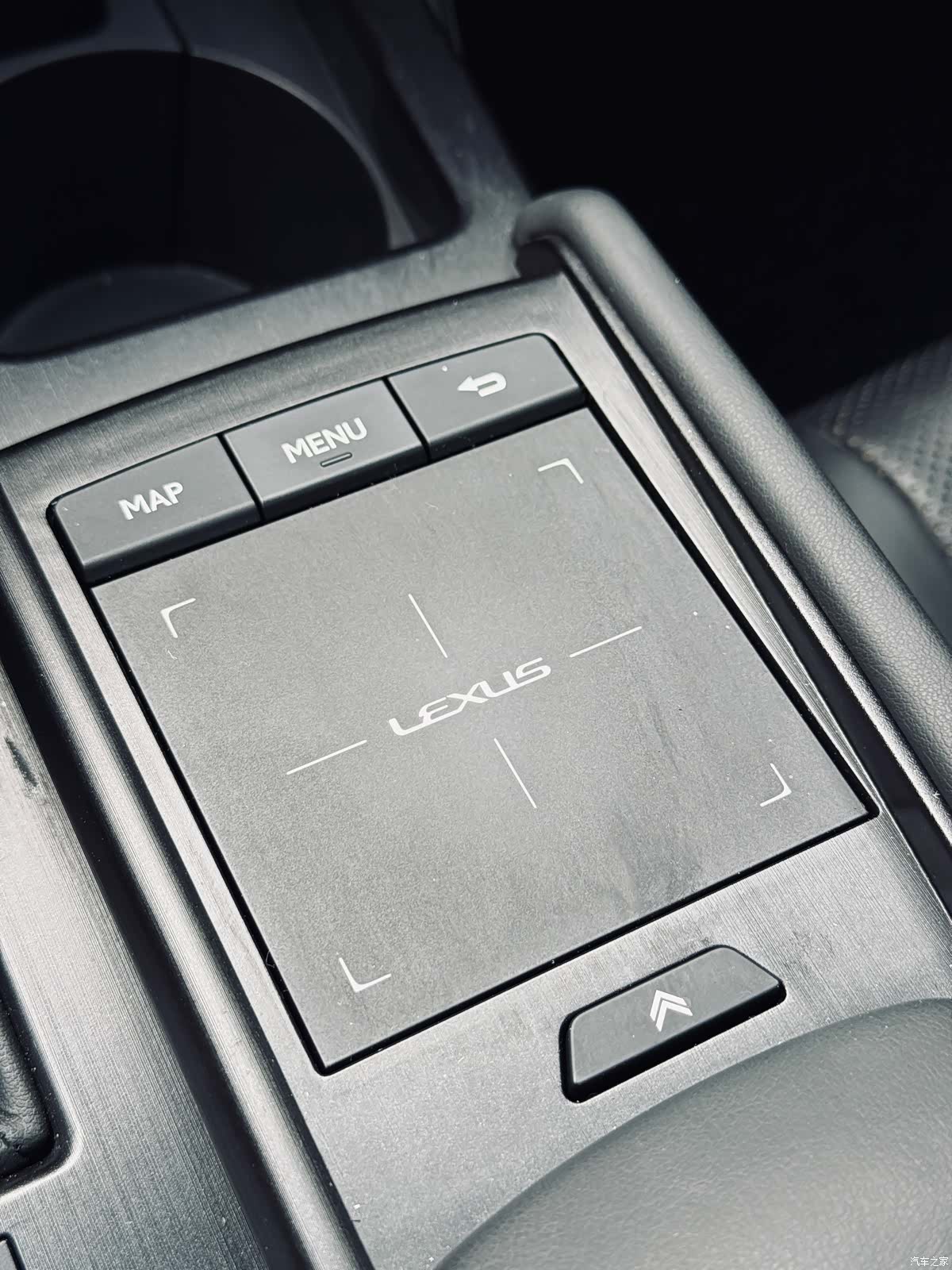 Lexus ES, 2019 37