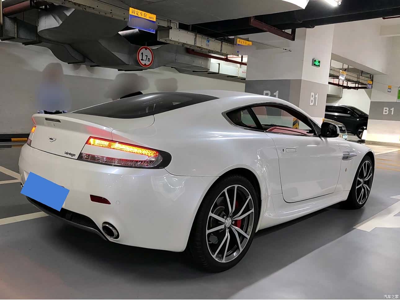 Aston Martin Vantage, 2013 3