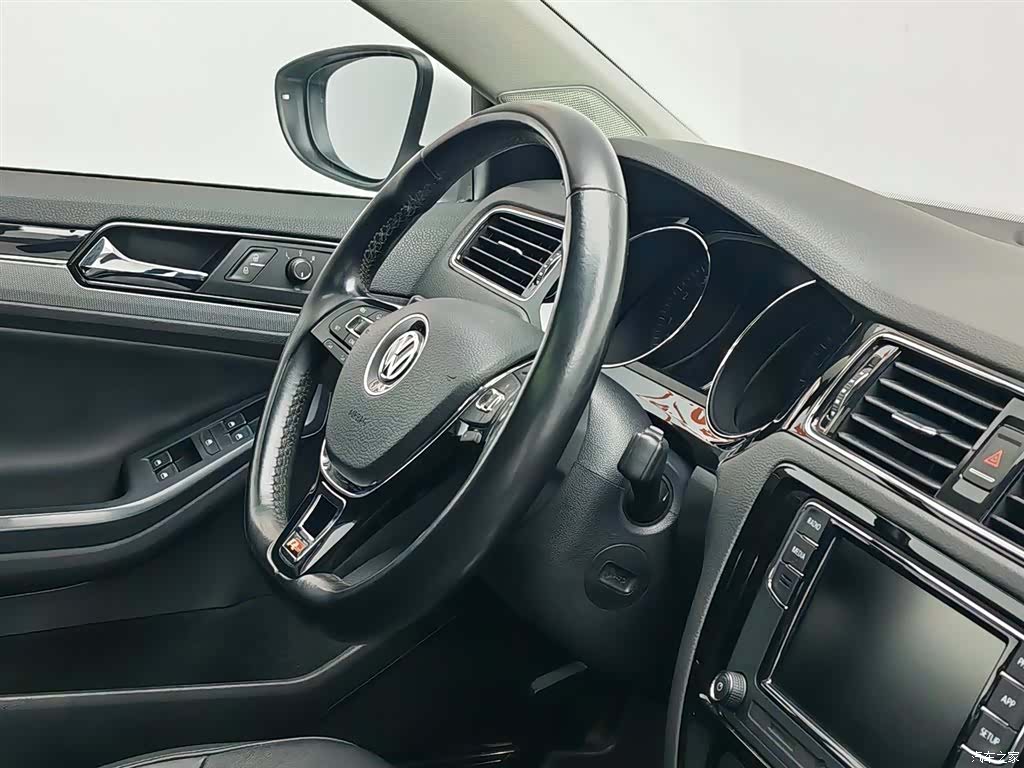 Volkswagen Sagitar, 2019 22