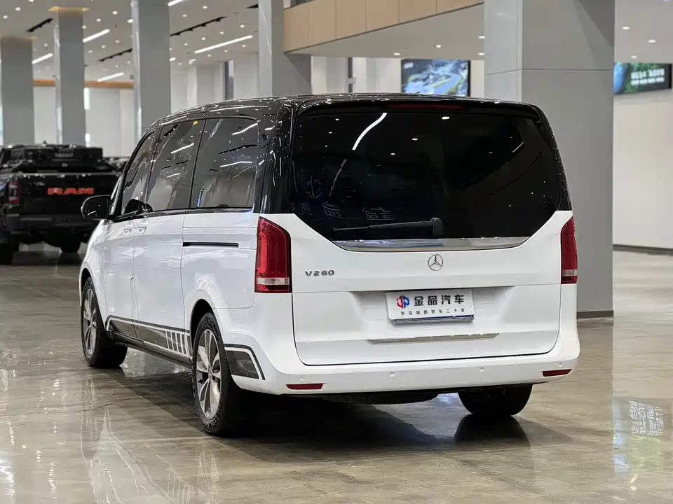 Mercedes-Benz V-class