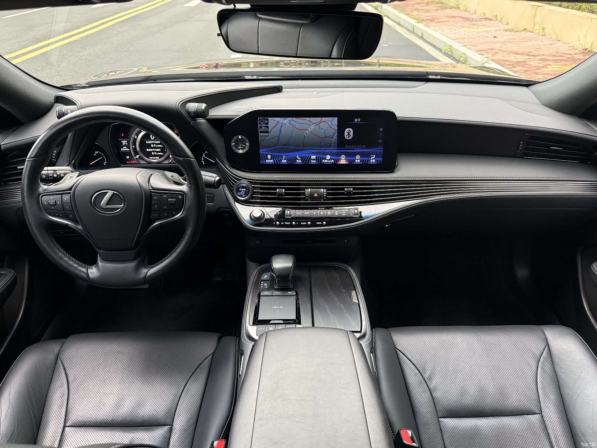 Lexus LS, 2021 11