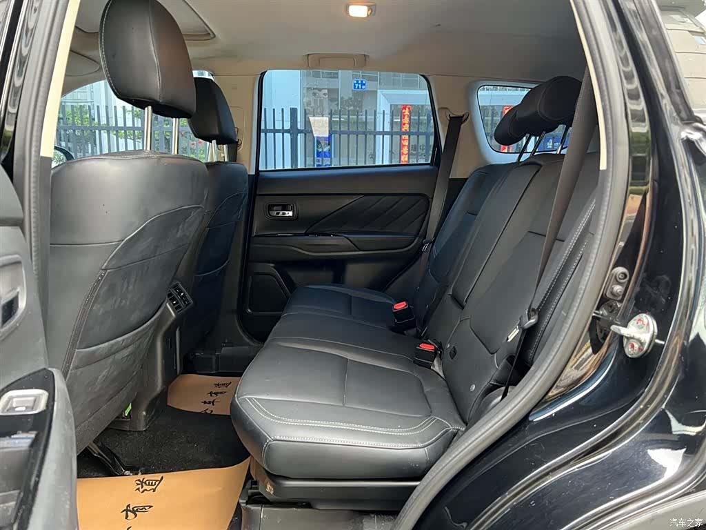 Mitsubishi Outlander, 2019 4
