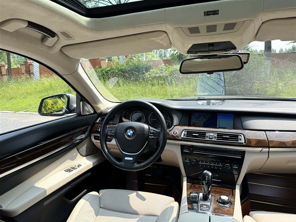 BMW 7 Series, 2012 15