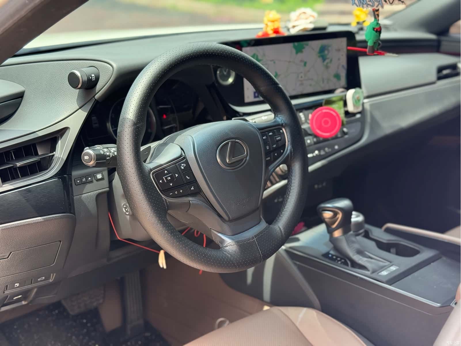 Lexus ES, 2024 9