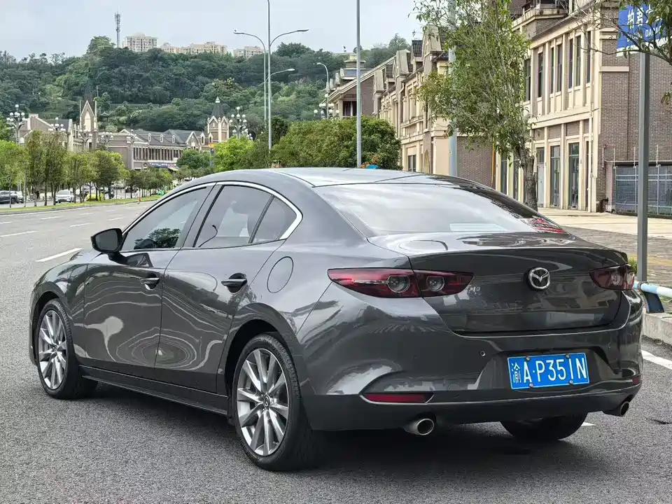 Mazda 3 Angkesaila