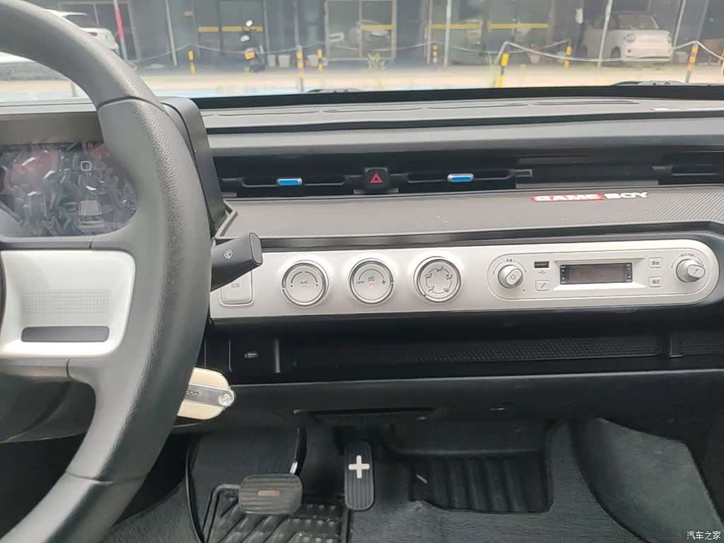 Wuling MINIEV, 2022 13
