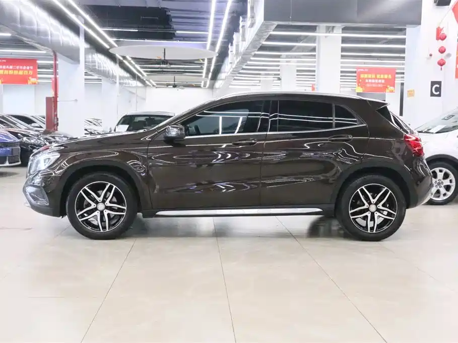 Mercedes-Benz GLA