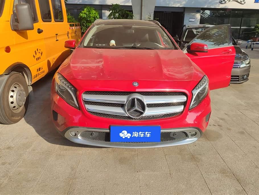 Mercedes-Benz GLA Mercedes-Benz GLA