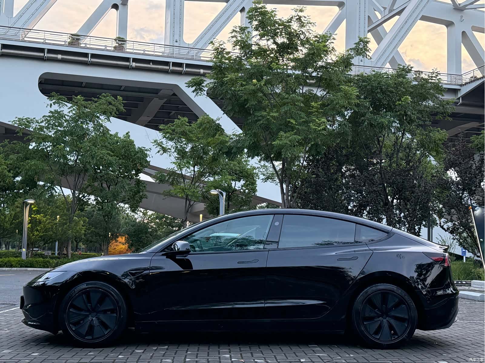 Tesla Model 3, 2023 4