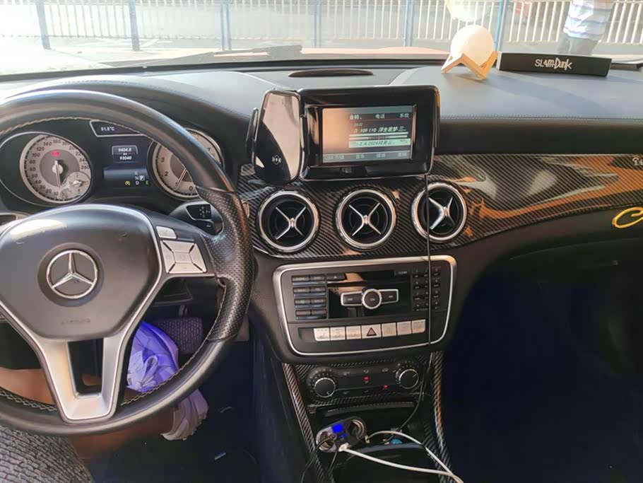 Mercedes-Benz GLA Mercedes-Benz GLA