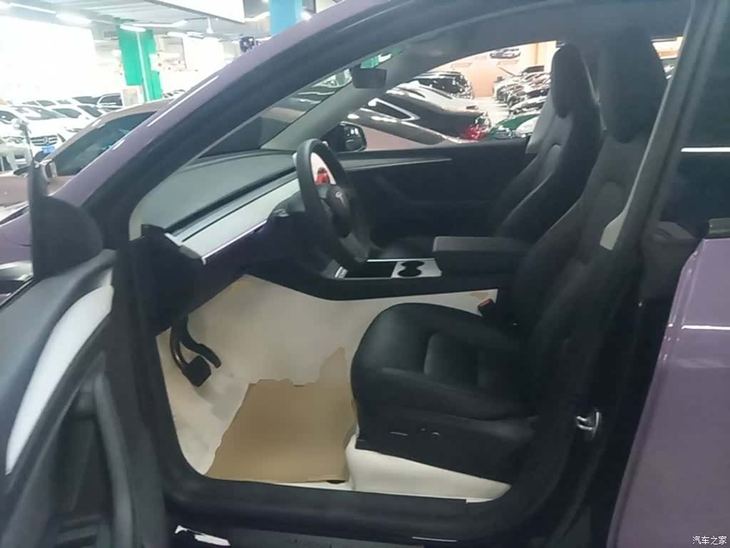 Tesla Model Y, 2023 16