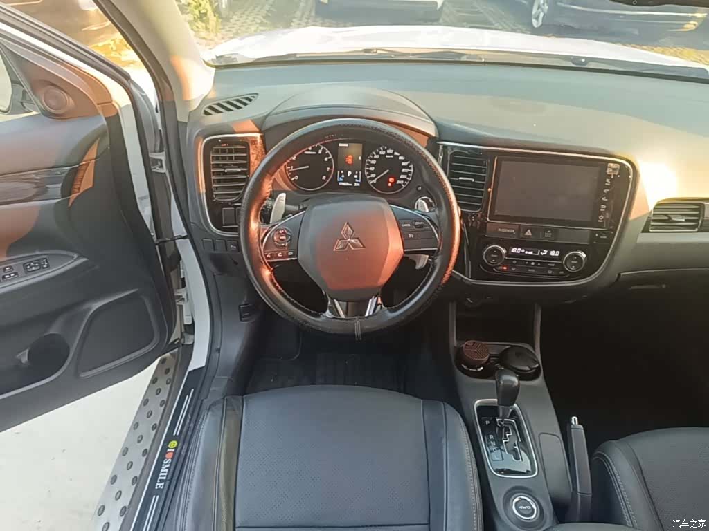 Mitsubishi Outlander, 2017 11