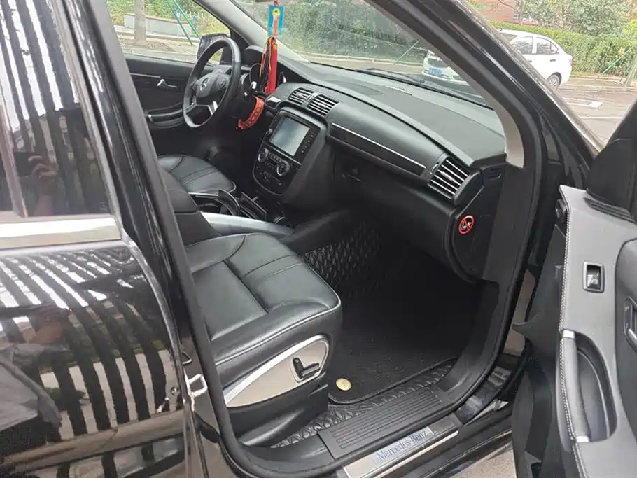 Mercedes-Benz R-class