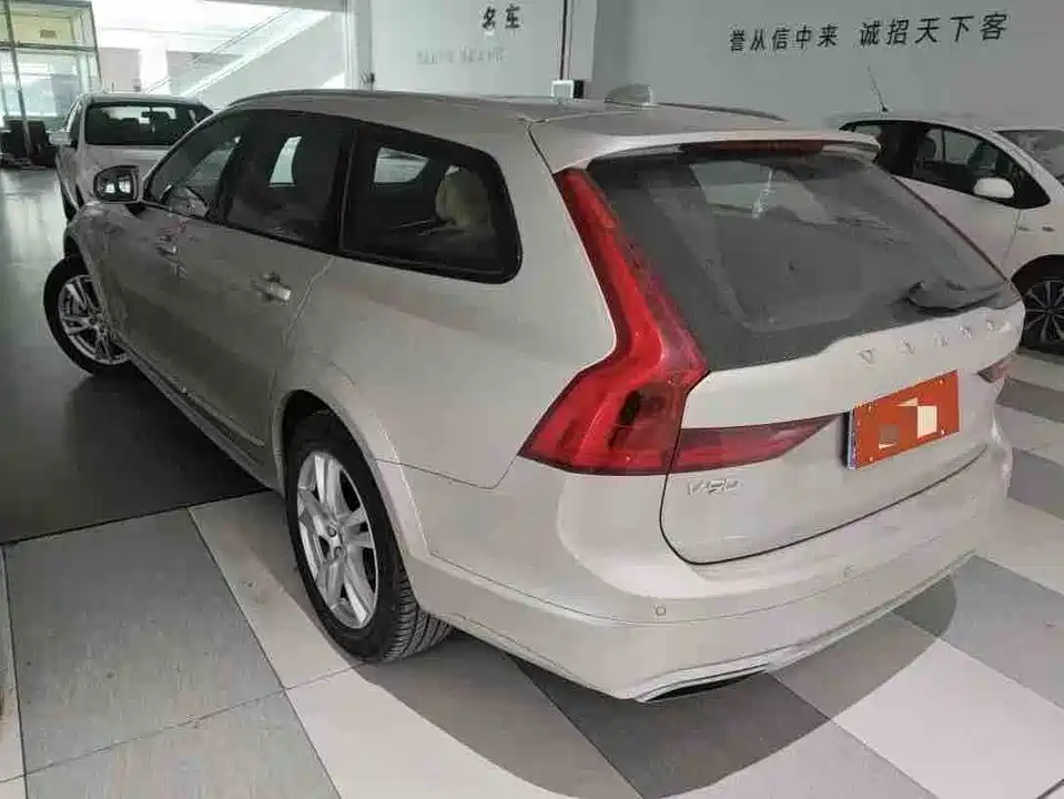 Volvo V90