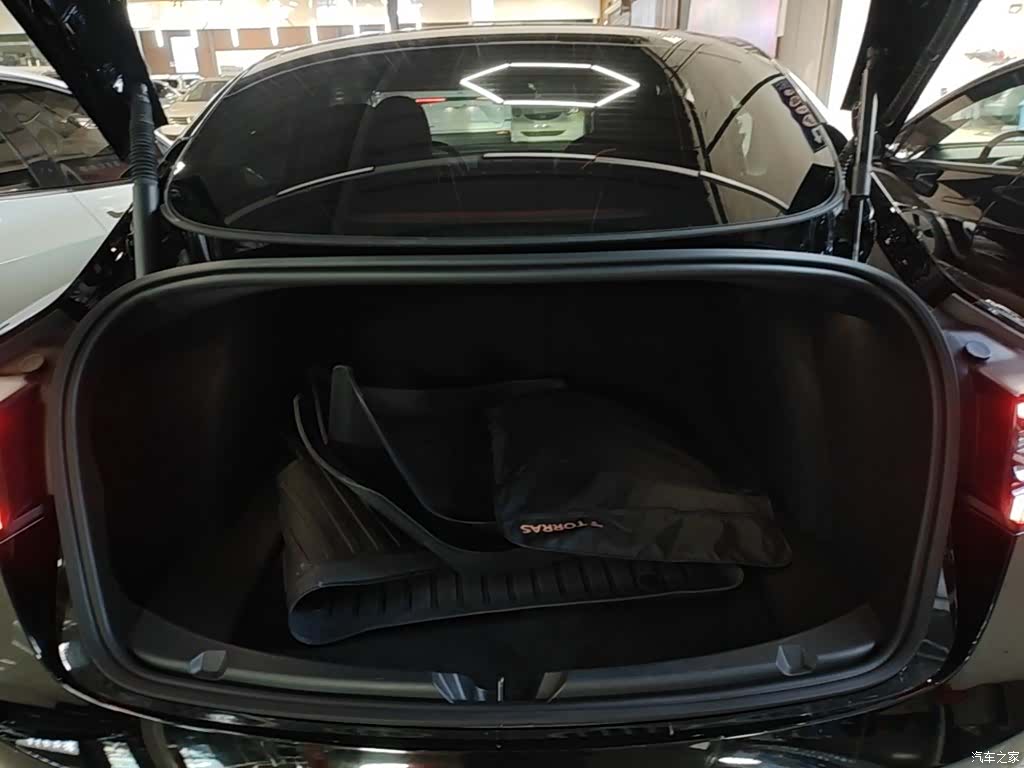 Tesla Model 3, 2023 19