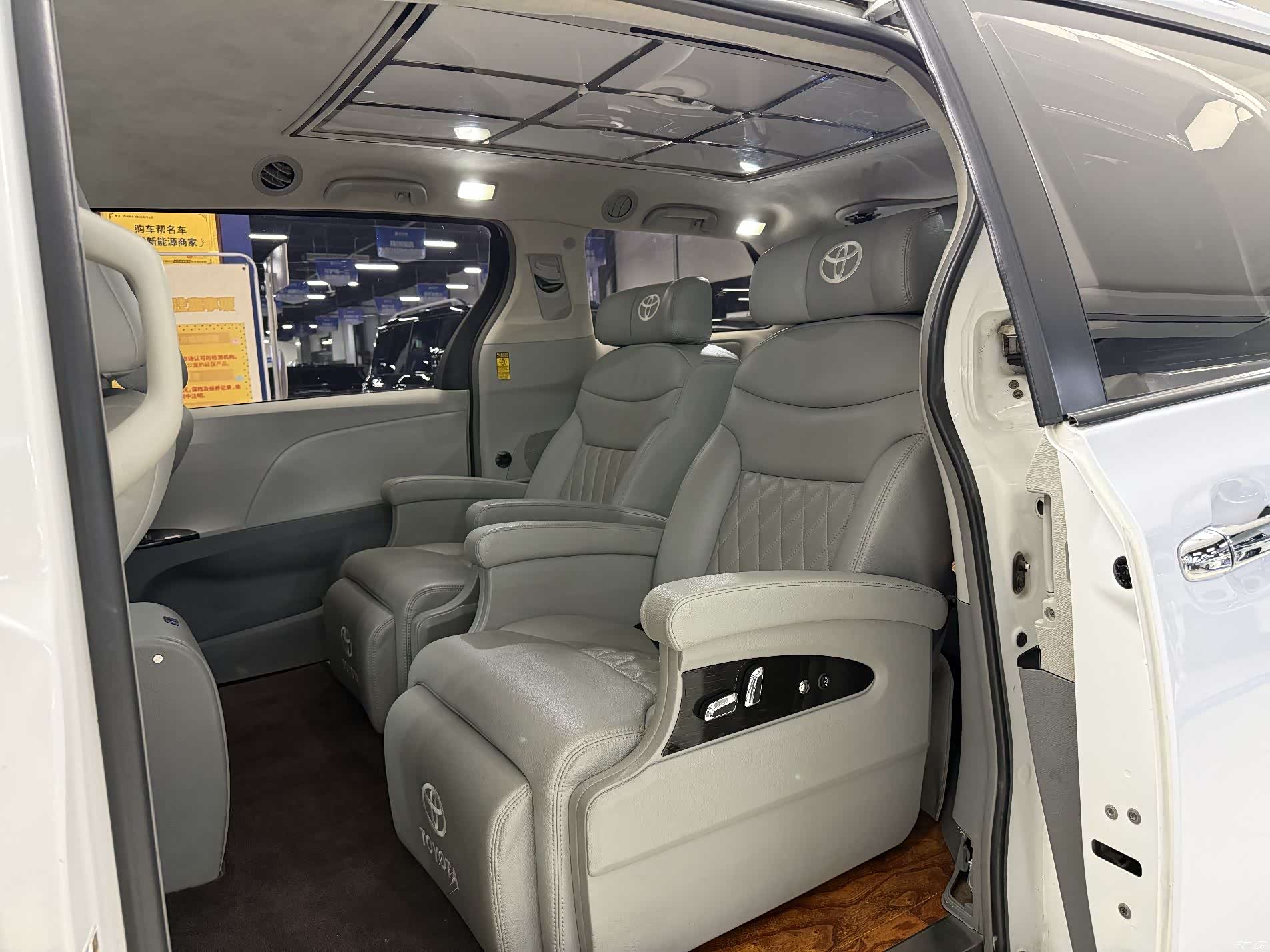 Toyota Sienna, 2015 8