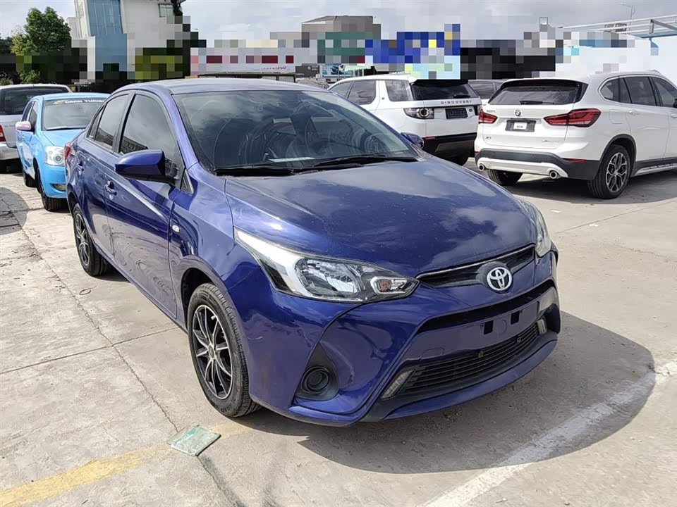 Toyota YARiS L to enjoy