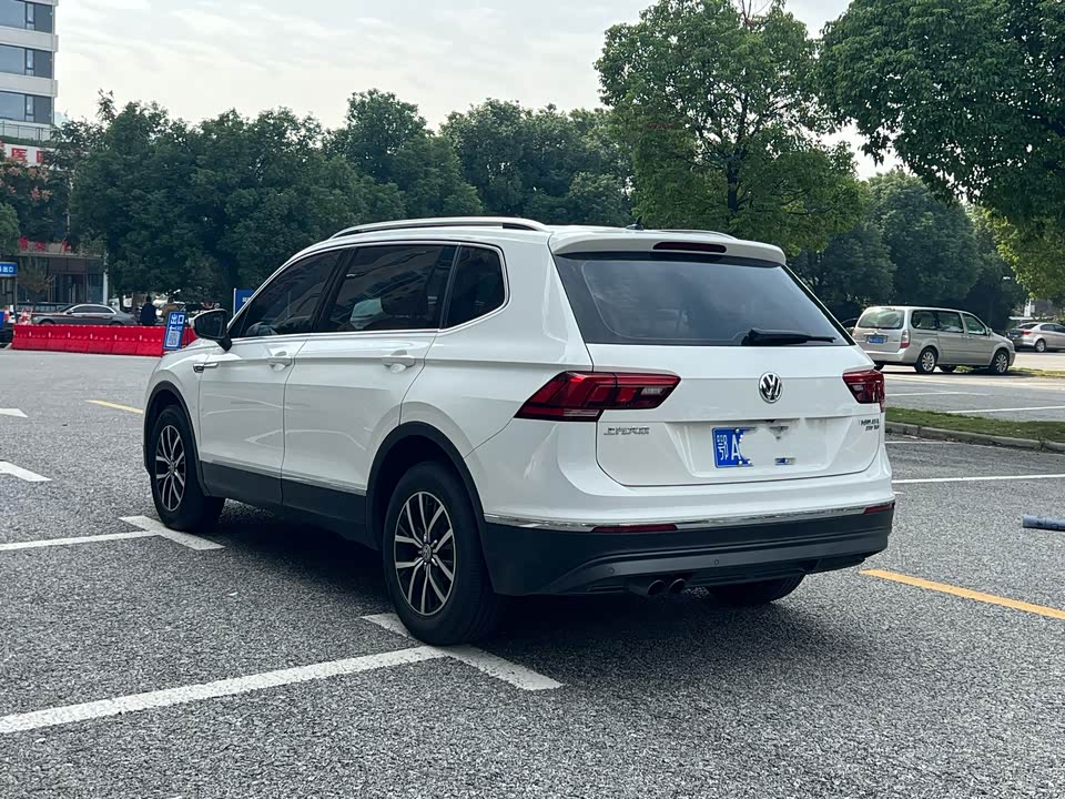 Volkswagen Tiguan L