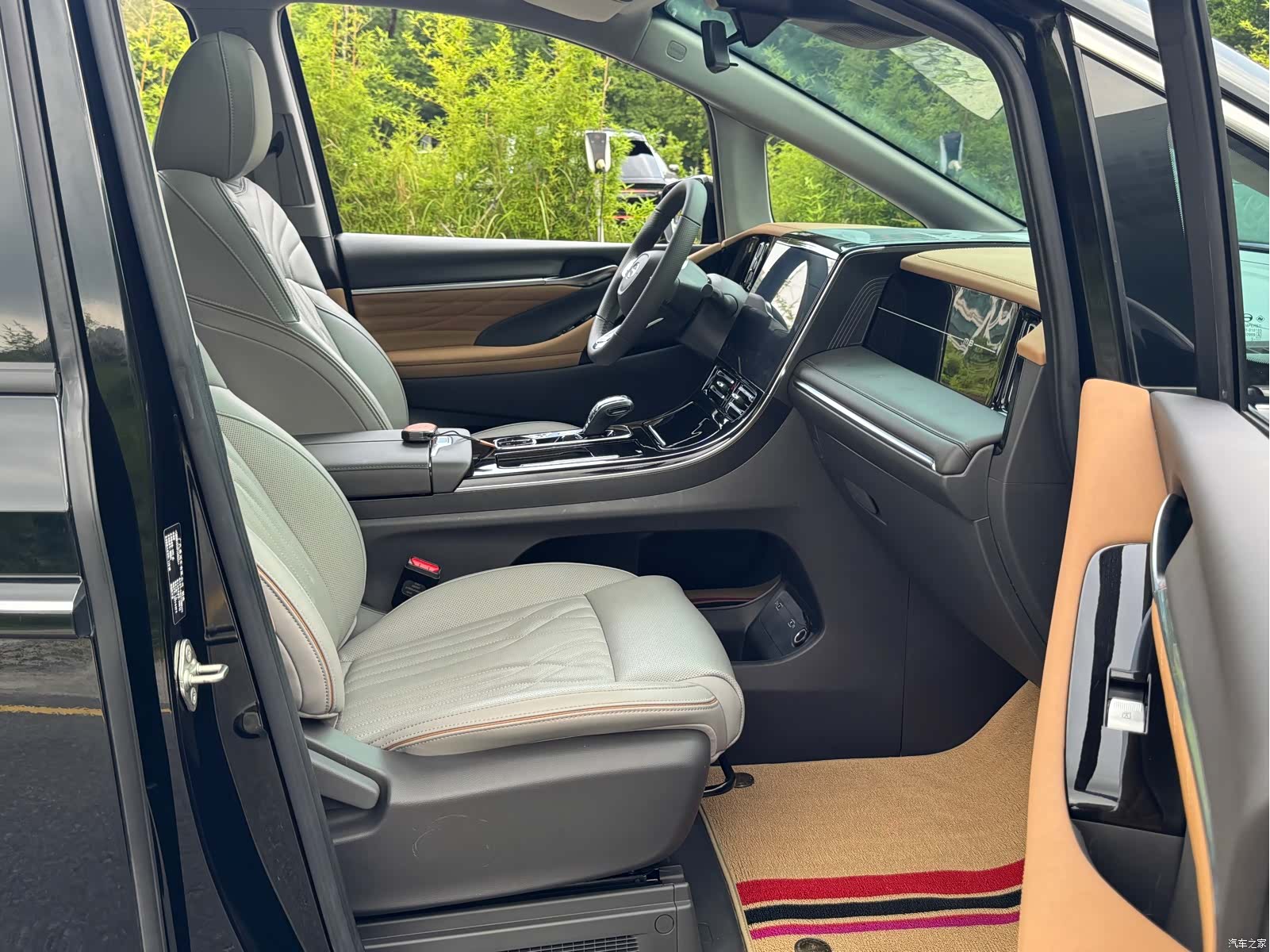 Trumpchi M8, 2024 11