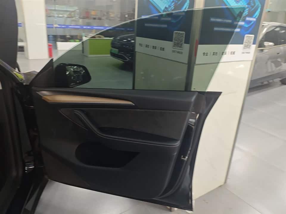 Tesla Model Y Tesla Model Y