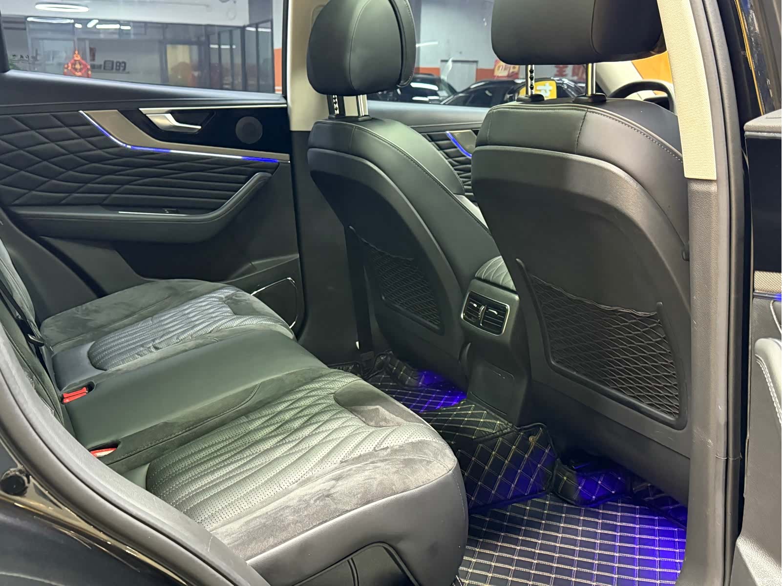 Hongqi HS5, 2023 12