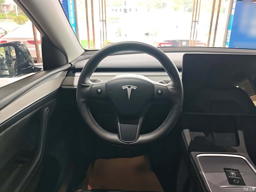 Tesla Model Y, 2023 11