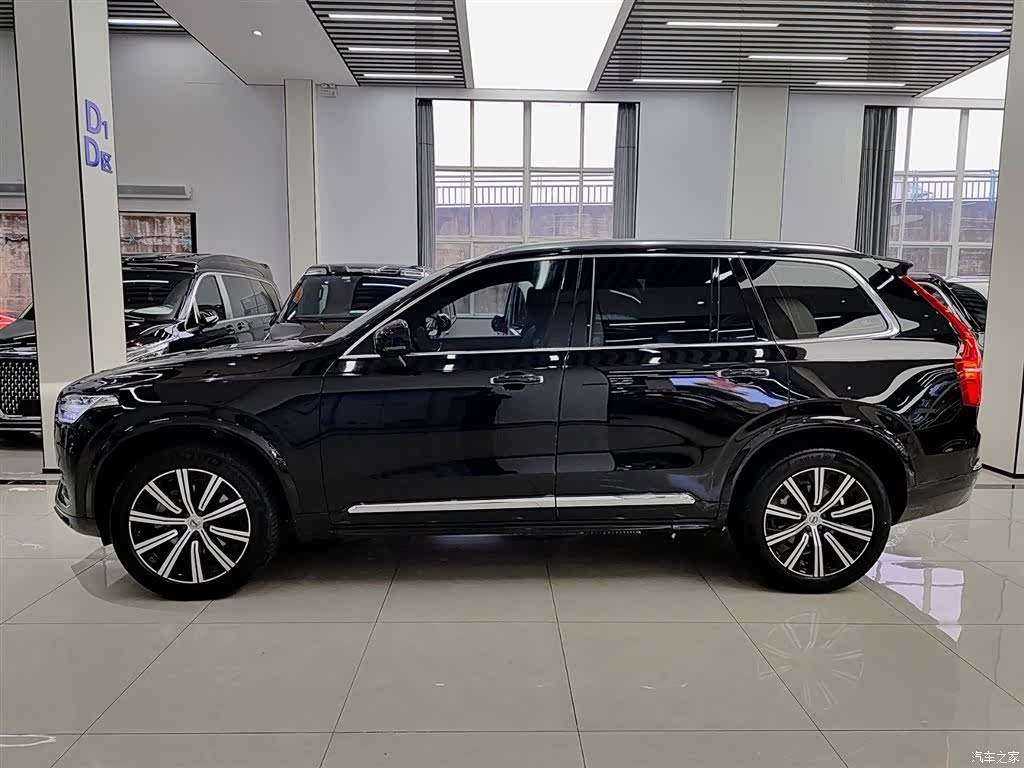 Volvo XC90, 2023 3