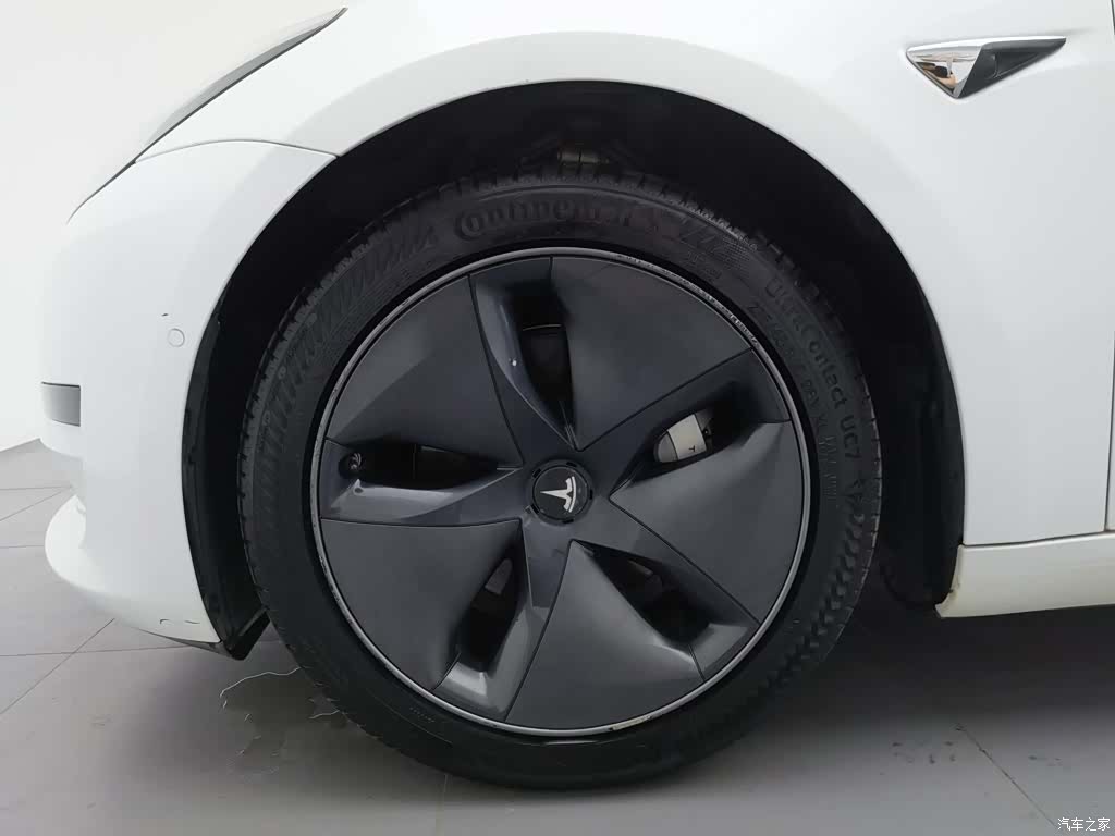 Tesla Model 3, 2020 17