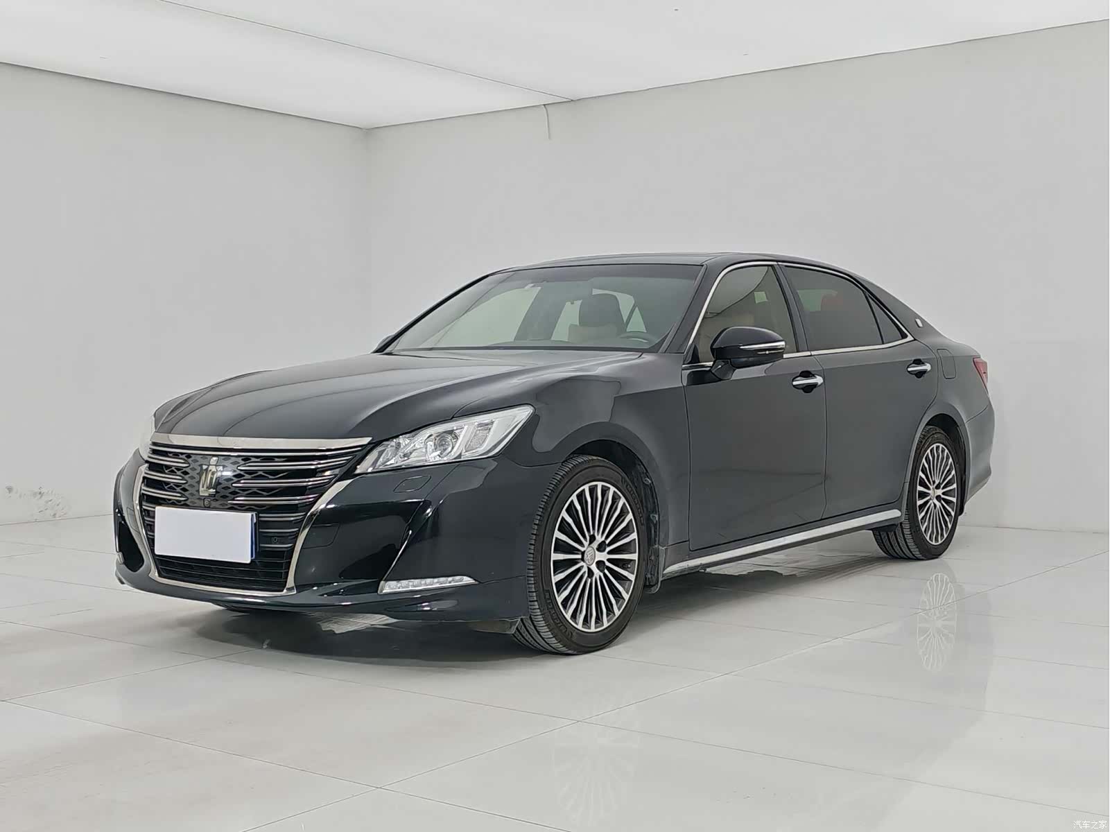 Toyota Crown, 2018 1
