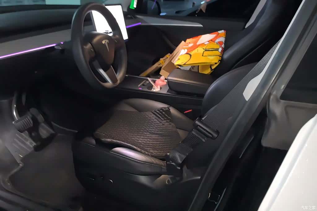 Tesla Model Y, 2023 9