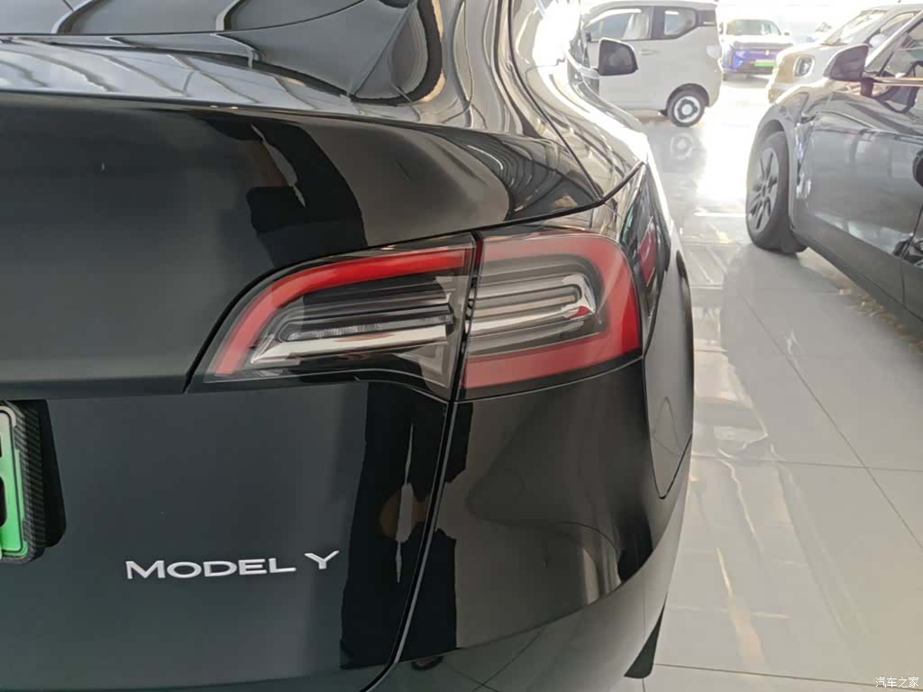 Tesla Model Y, 2023 8
