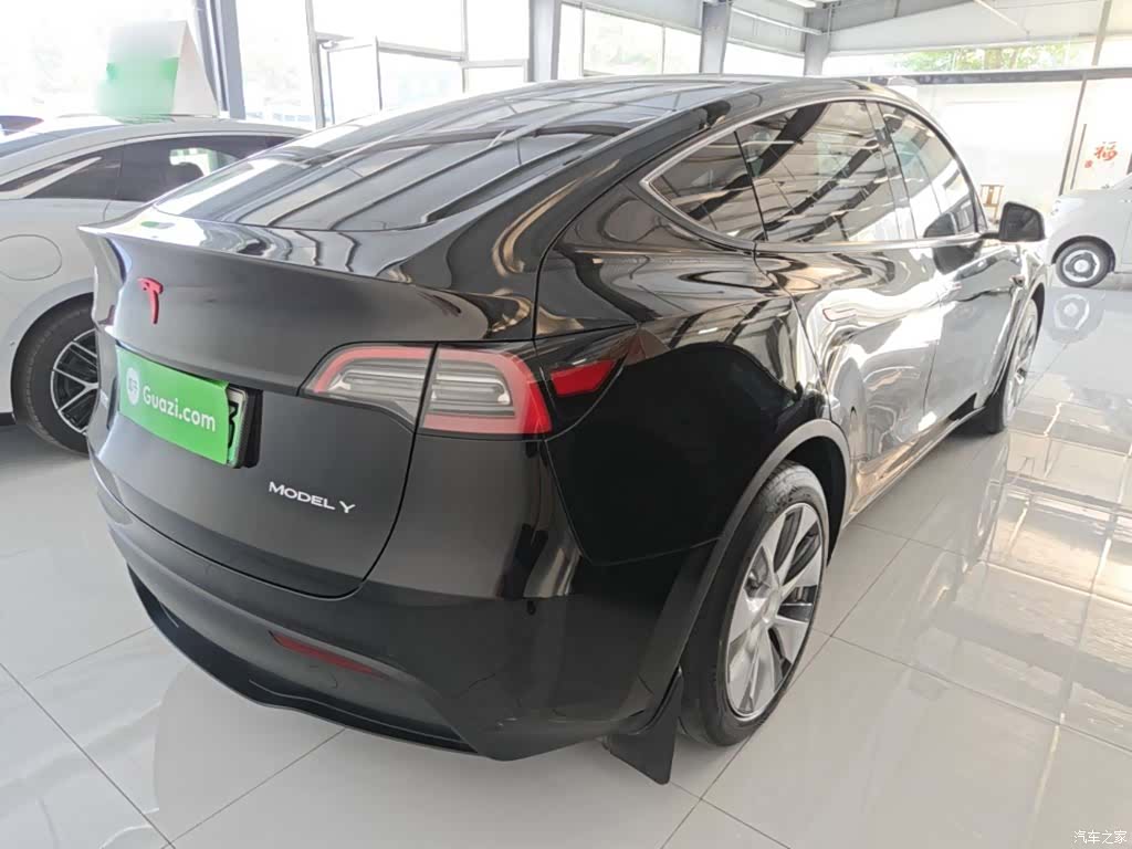 Tesla Model Y, 2023 7