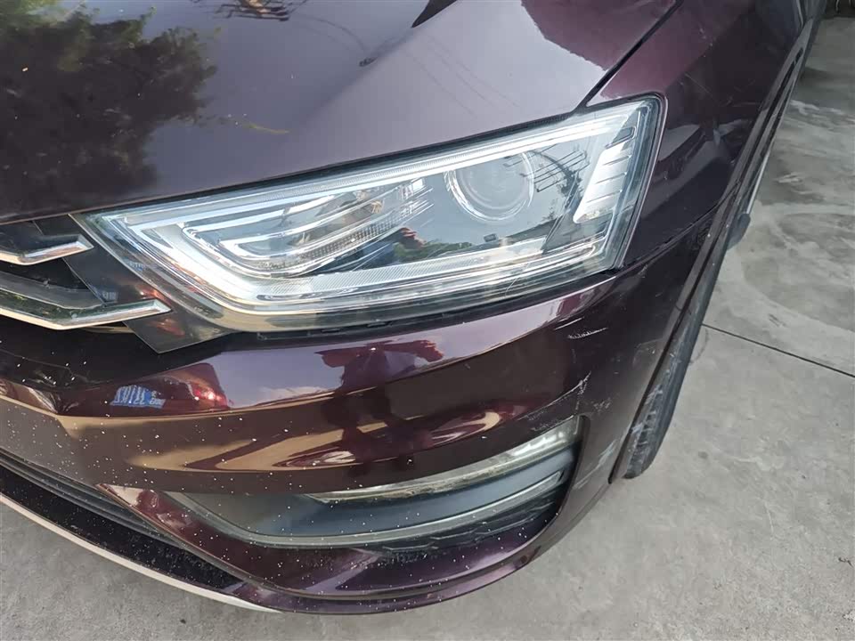 Zotye SR7 Zotye SR7