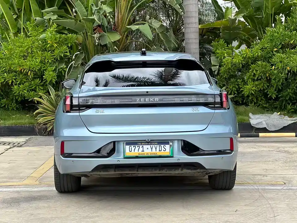 Zeekr 001