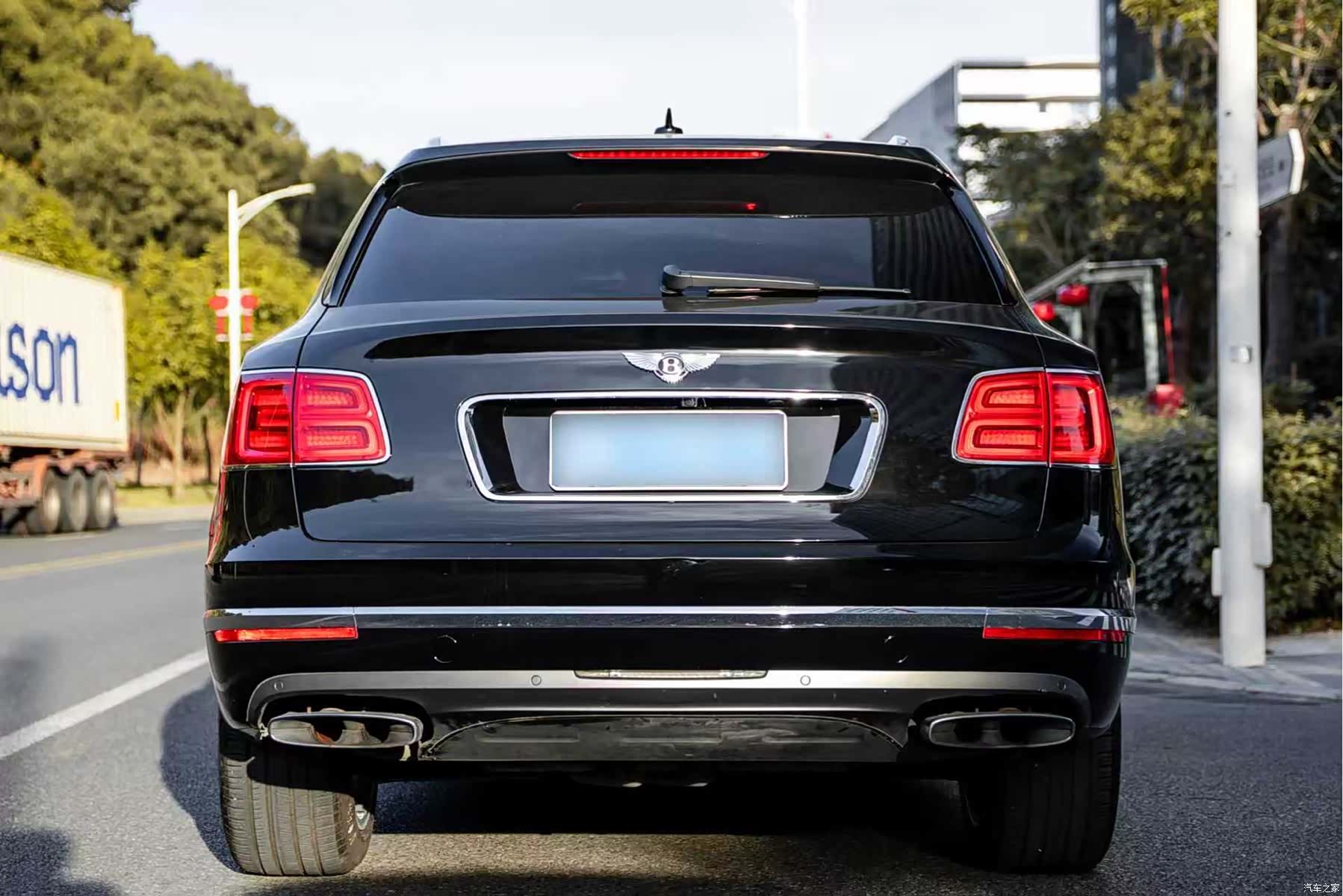 Bentley Bentayga, 2018 15