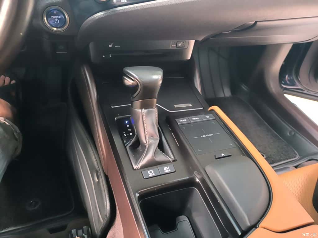 Lexus ES, 2021 7