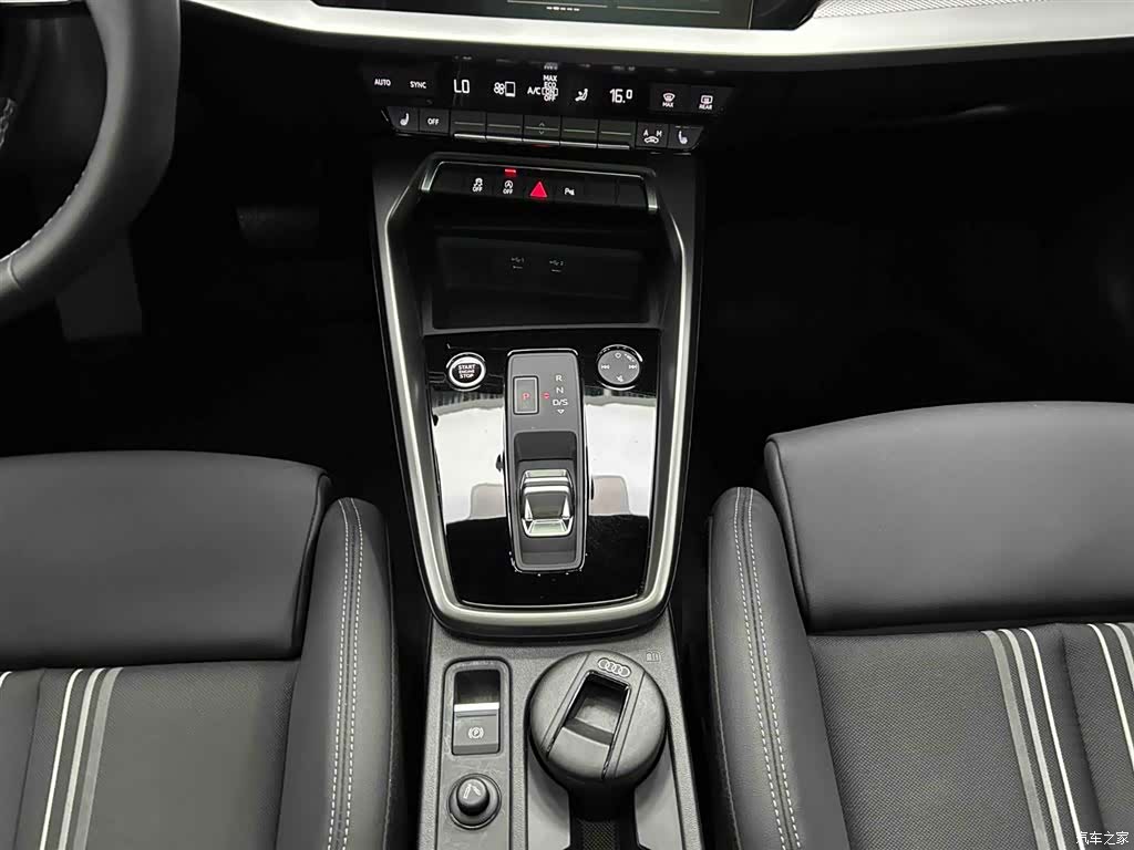 Audi A3, 2023 все фото
