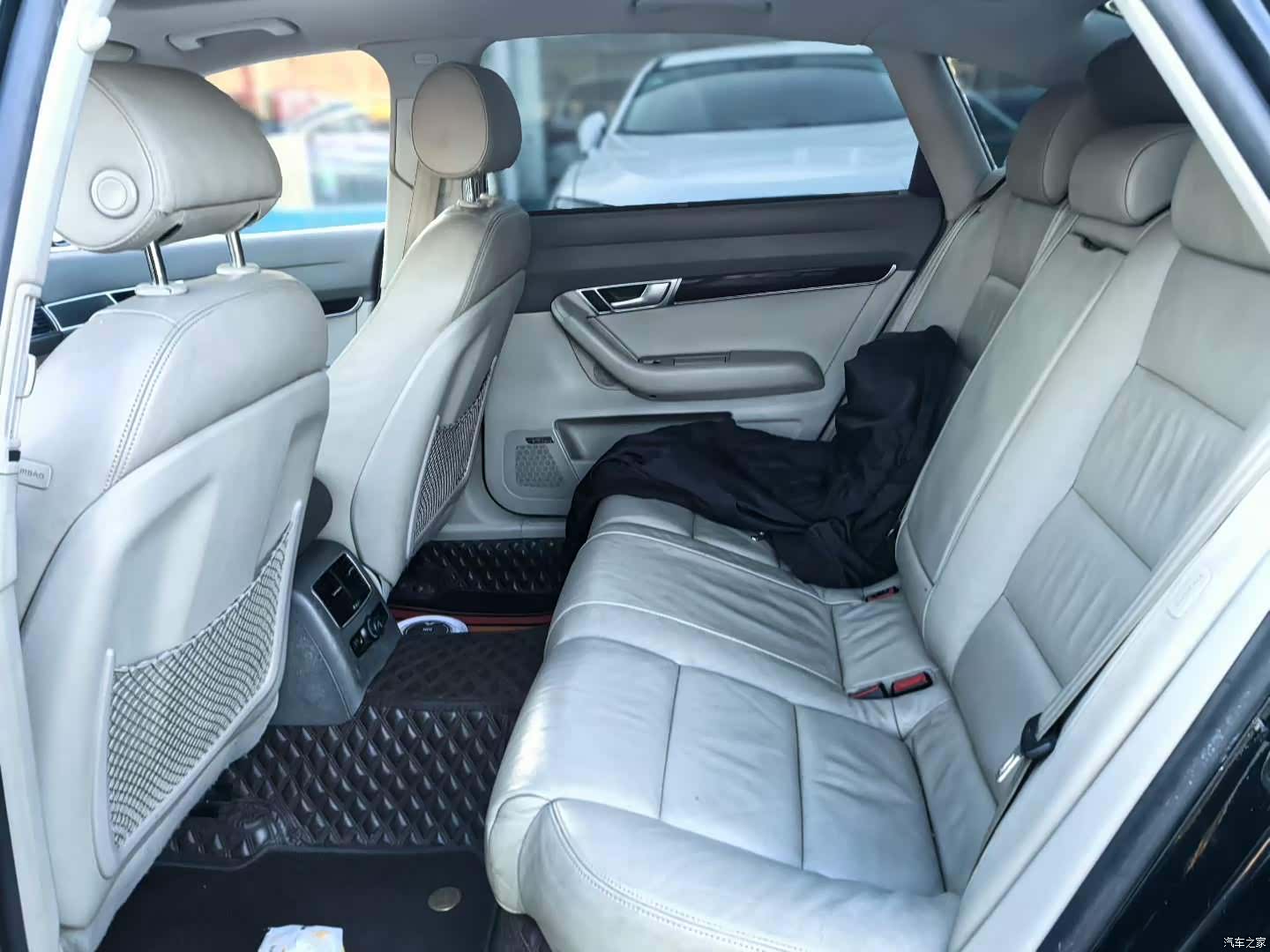 Audi A6L, 2009 7