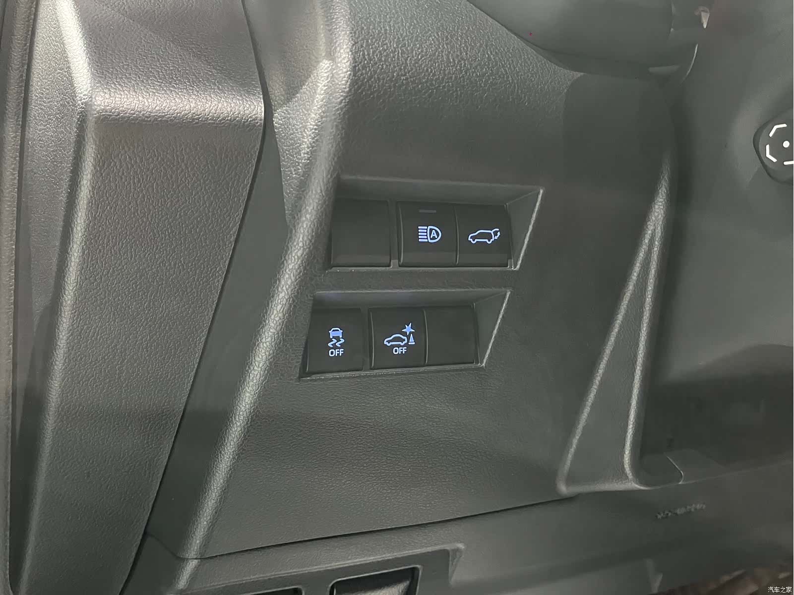 Toyota Land Cruiser, 2023 11