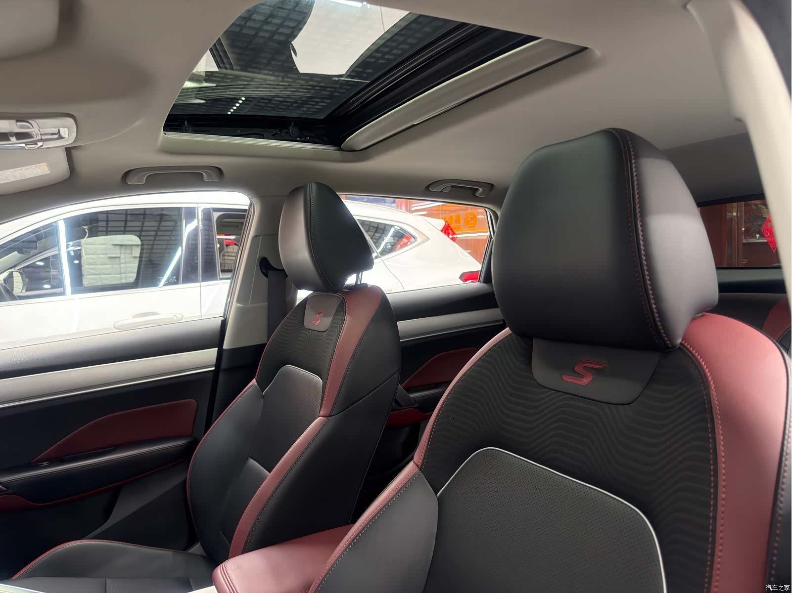 Geely Coolray, 2021 12