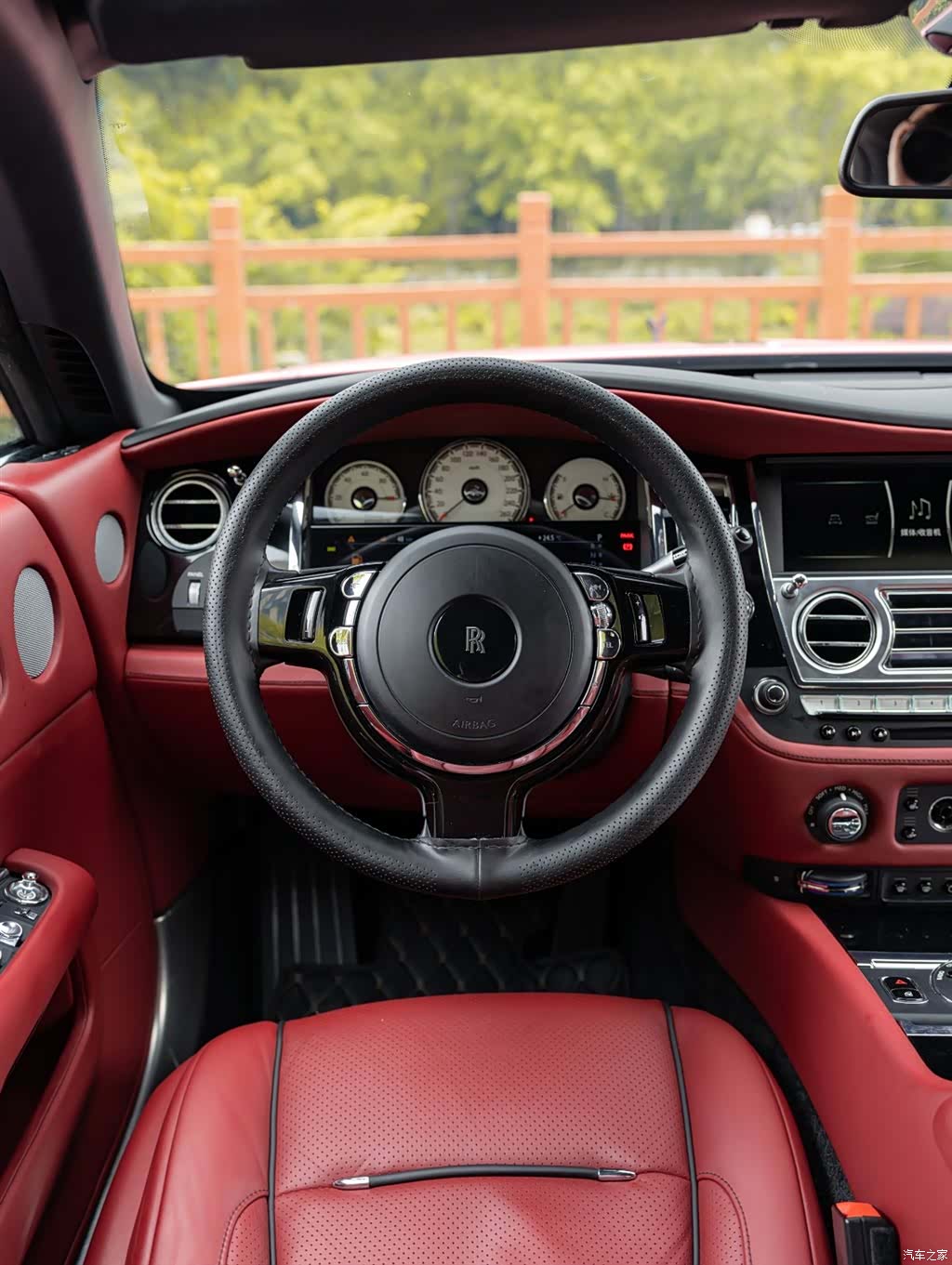 Rolls-Royce Wraith, 2017 12