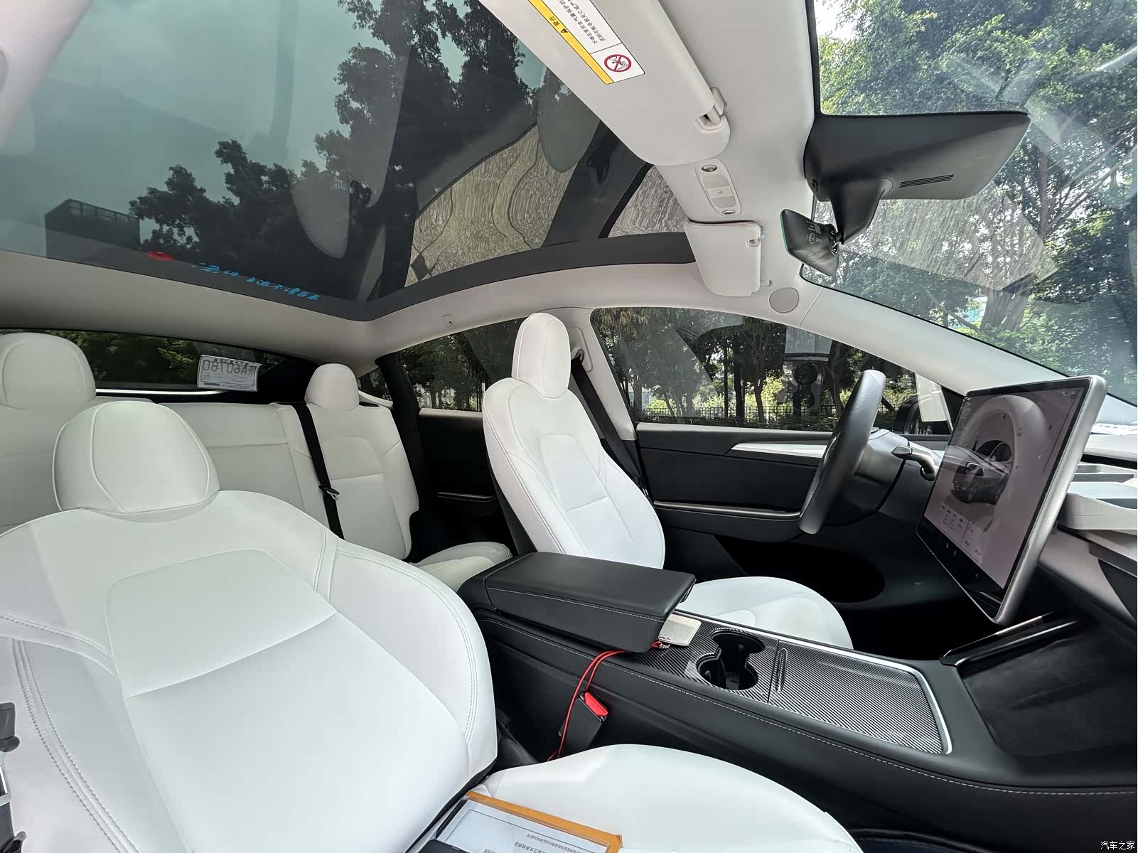 Tesla Model Y, 2022 14