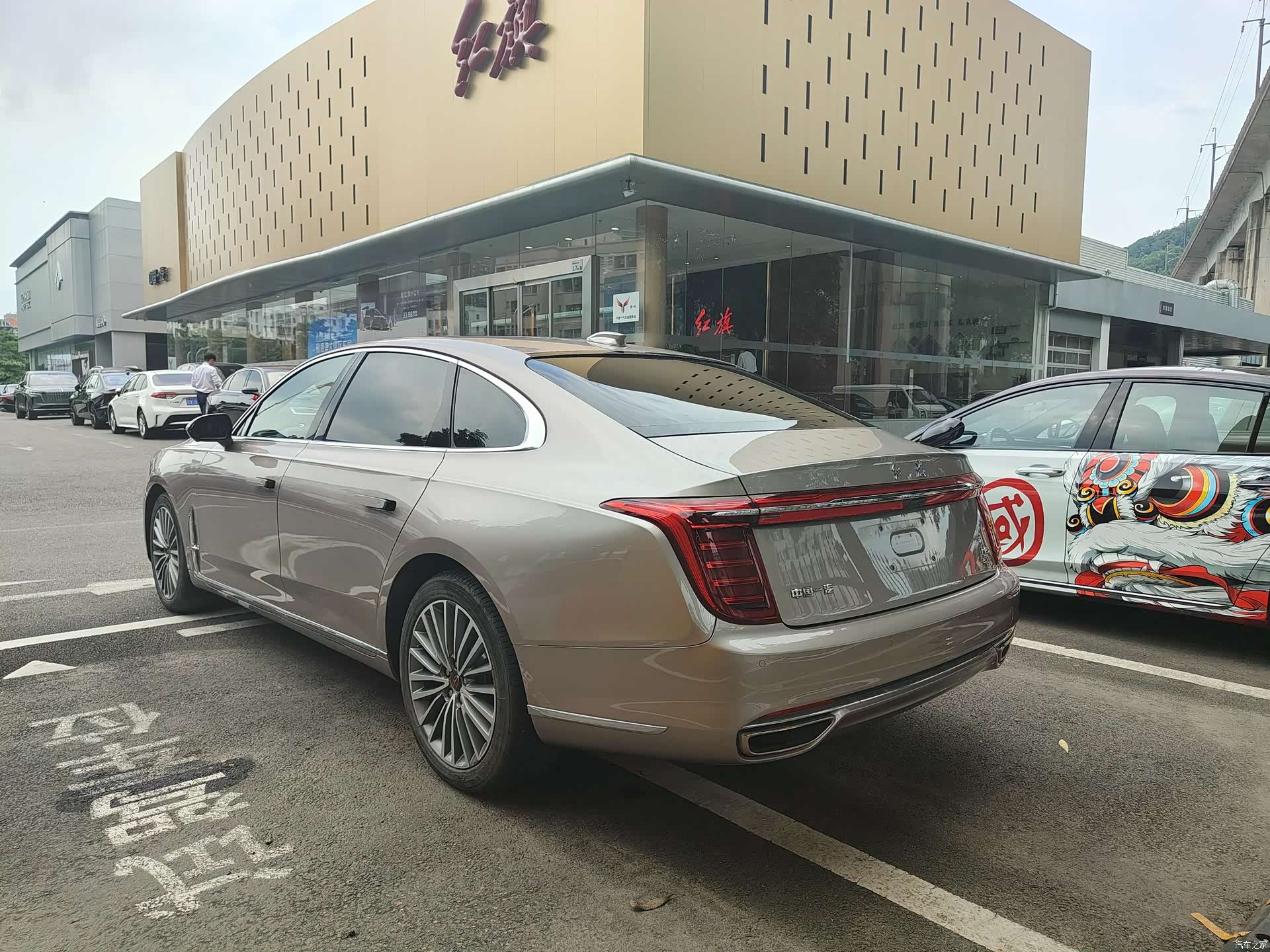 Hongqi H9, 2021 6