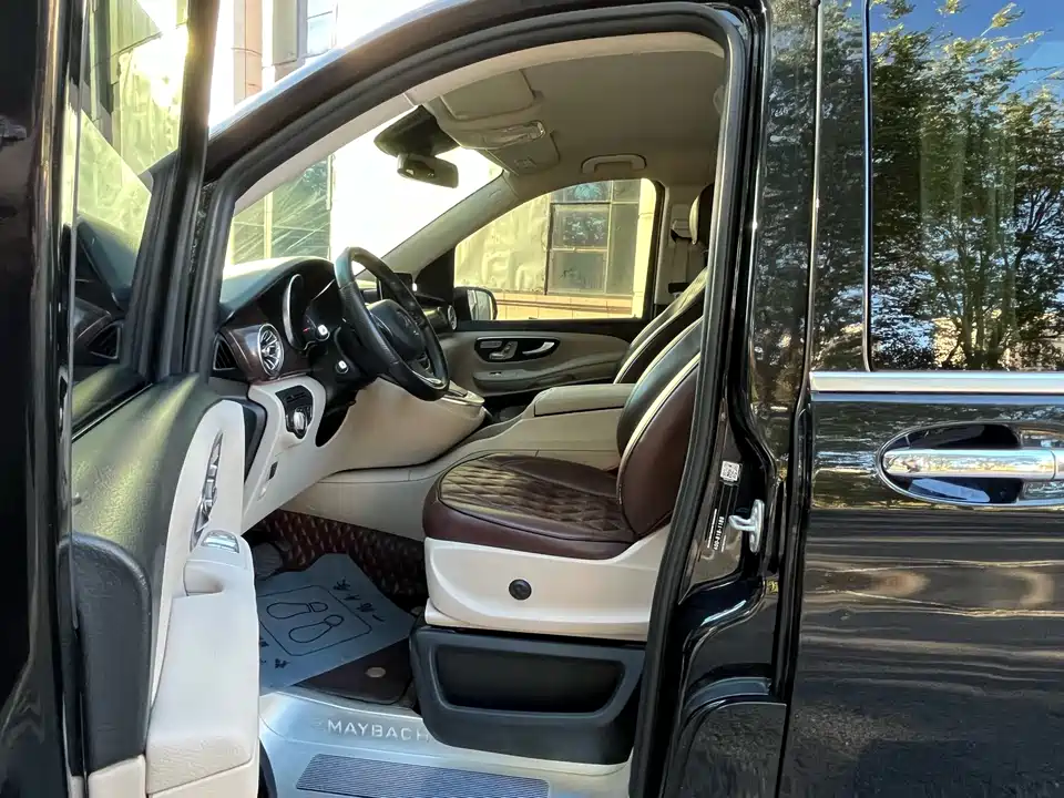 Mercedes-Benz V-class