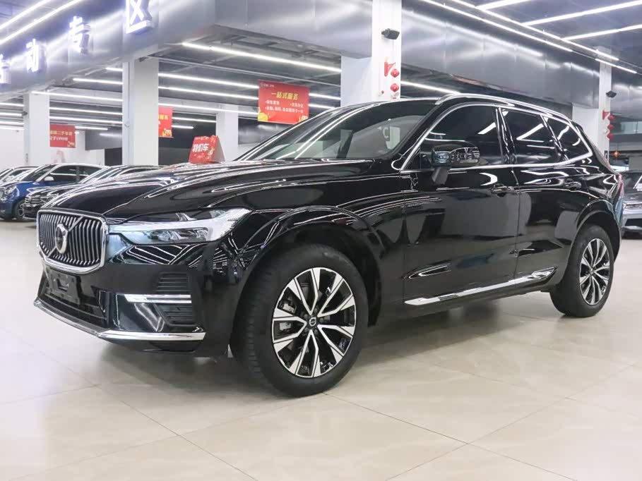 Volvo XC60 2024 B5 Luxury